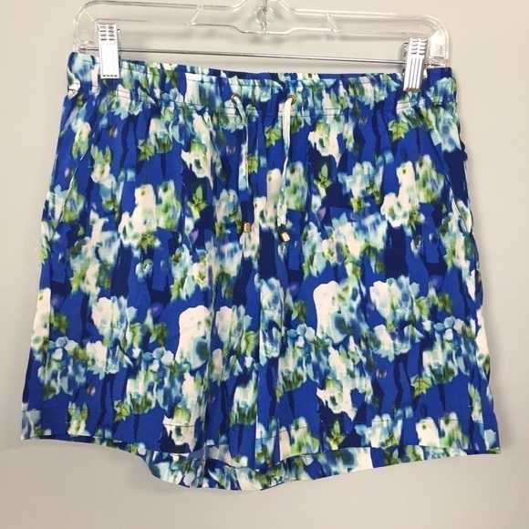 𝅺mark.  Blue Floral Elastic Waist Drawstring shorts - Picture 1 of 11